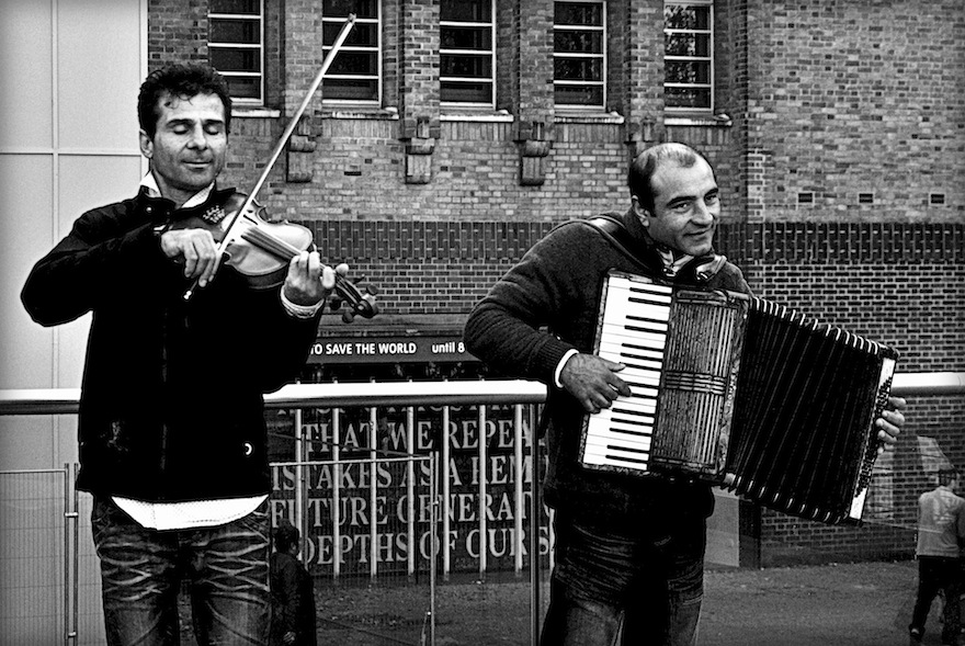 2011 - Musicians in the bridge - London, England