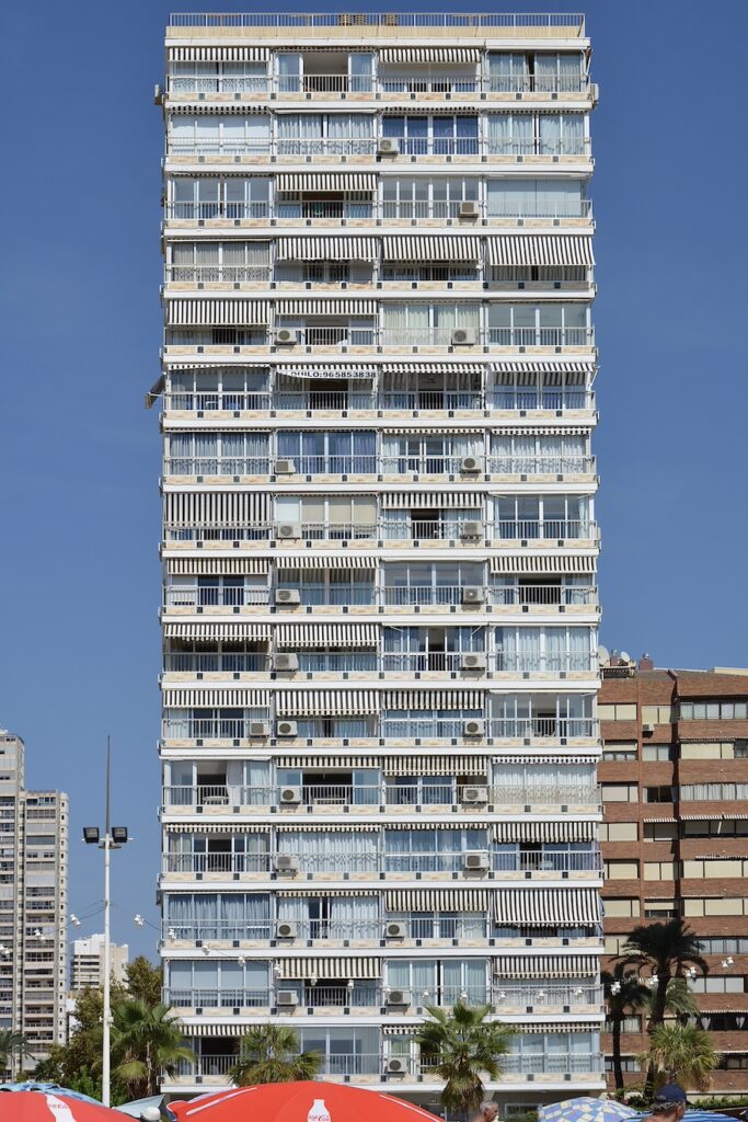 2022 - Brutalism Benidorm 6 - Benidorm, Spain ( by bohemestudio - Original size 3920x5881)
